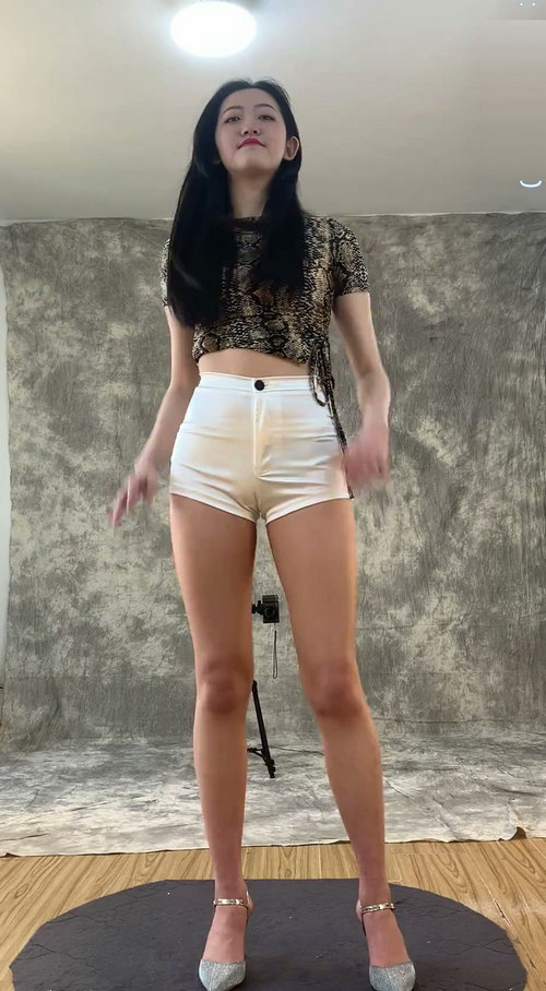 黑girl舞姿映秀 第5550部 娇娇2期(1)